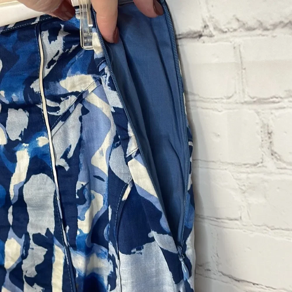 Ann Taylor Blue and White A-Line Flair Skirt Size 2